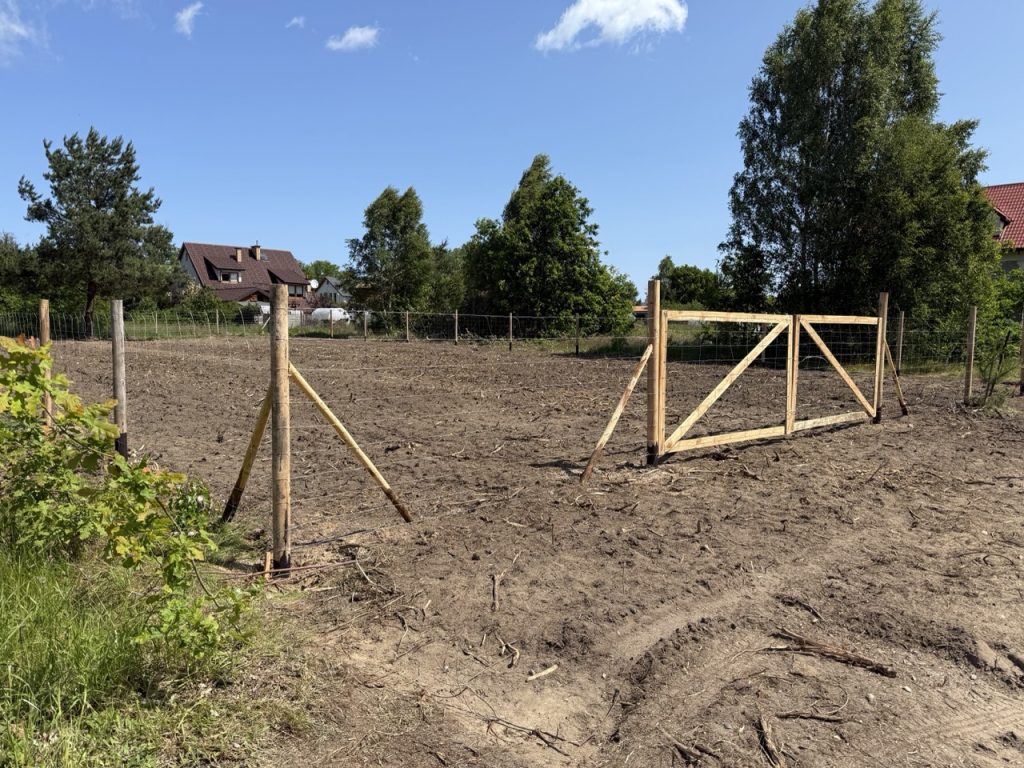 Ogrodzenie siatka lesna z brama_Duży 1